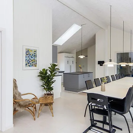 Luxury Retreat With Pool Semesterbostad