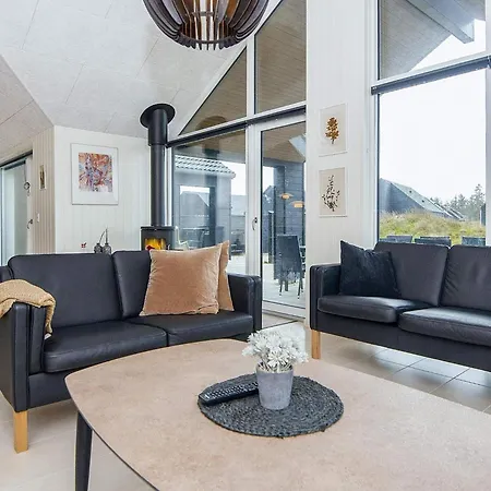 Semesterbostad Luxury Retreat With Pool