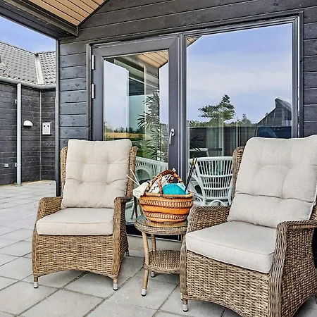 Luxury Retreat With Pool Semesterbostad *