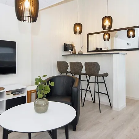 Semesterbostad Luxury Retreat With Pool *