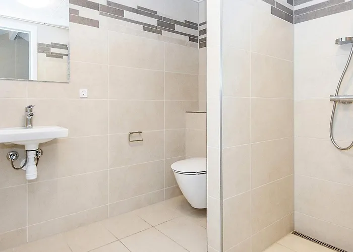 Luxury Retreat With Pool - By Traum