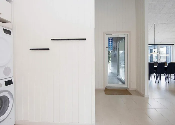 بيت للعطل Luxury Retreat With Pool - By Traum *