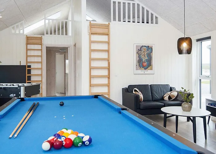 Luxury Retreat With Pool - By Traum بيت للعطل *