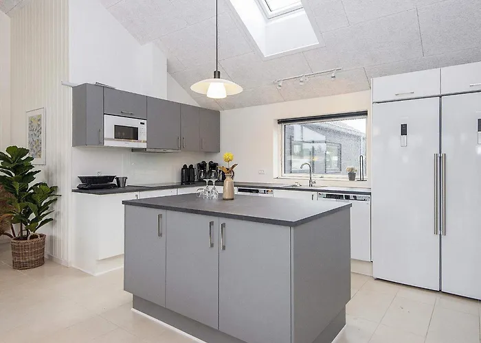 Luxury Retreat With Pool - By Traum بيت للعطل Kongsmark